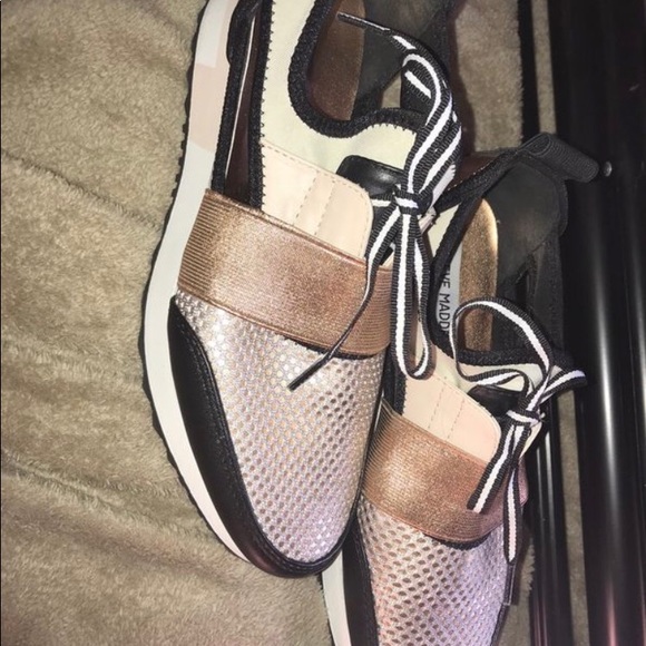 Steve Madden Sneakers - Picture 3 of 3